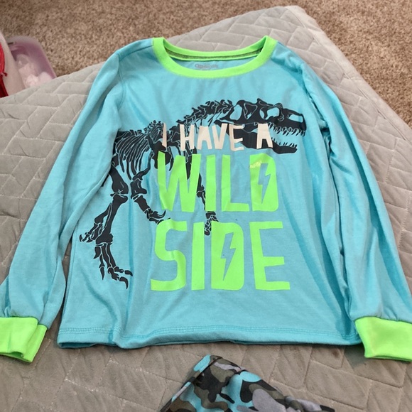 OshKosh Boys PJs - Picture 4 of 5